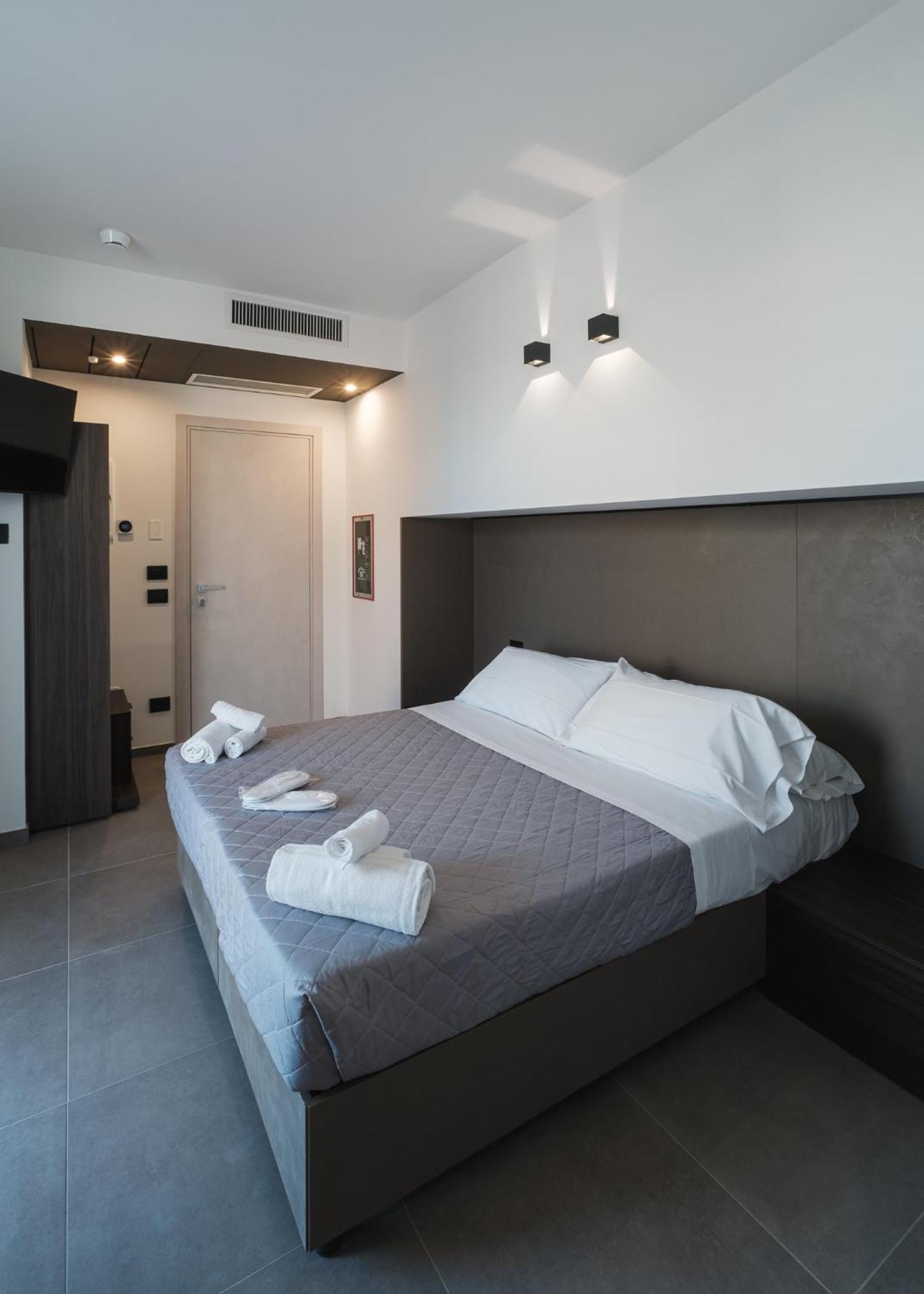 Residence Goldoni6 Suite Apartment Ріміні Екстер'єр фото